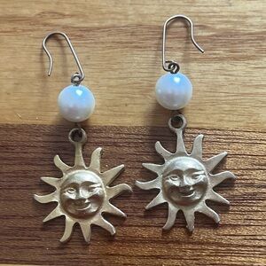Vintage Gold Tone Sun Earrings with Faux Pearl Beads